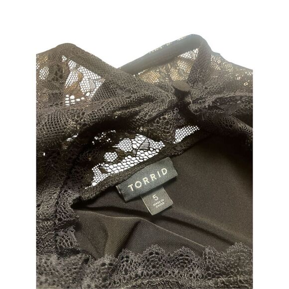 Torrid top black shell with lace bodice sz 5 - Picture 4 of 4